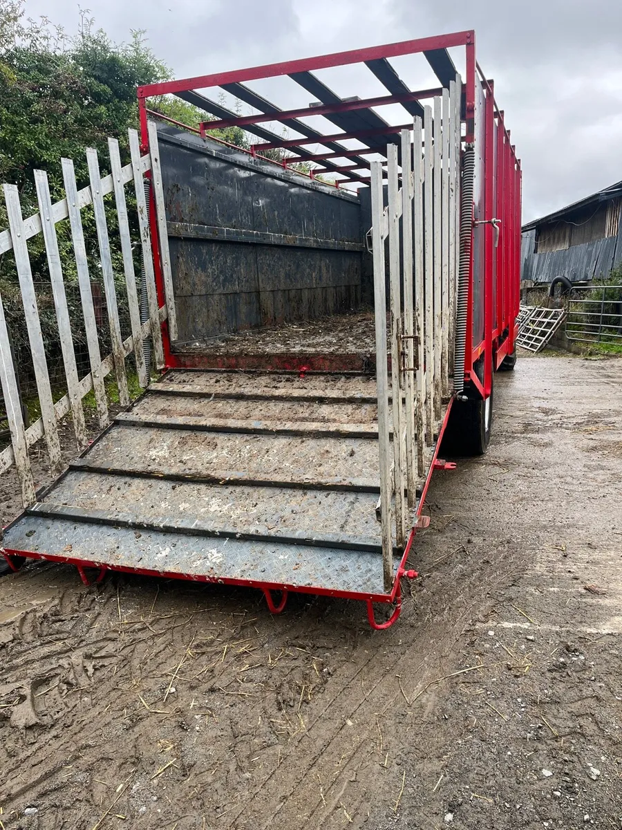 Cattle trailer - Image 1