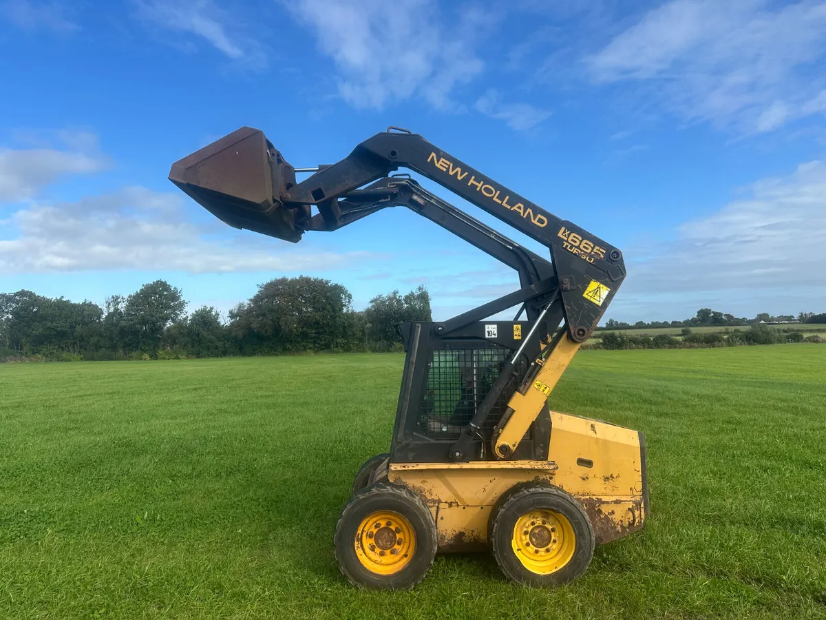 New Holland LX665 Turbo skid steer loader - Image 2
