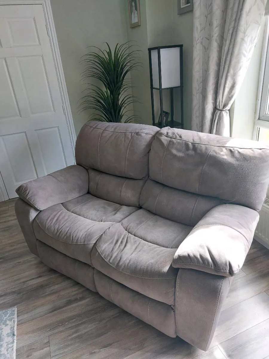 Couch - Image 2
