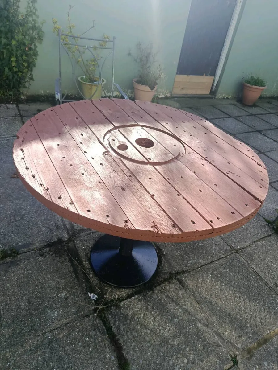 Garden table (cable spool top) - Image 1