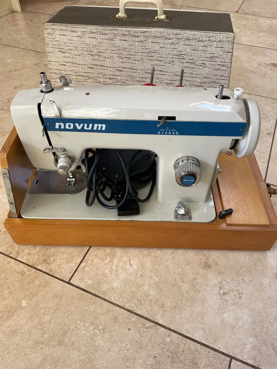 Novum sewing machine - Image 3
