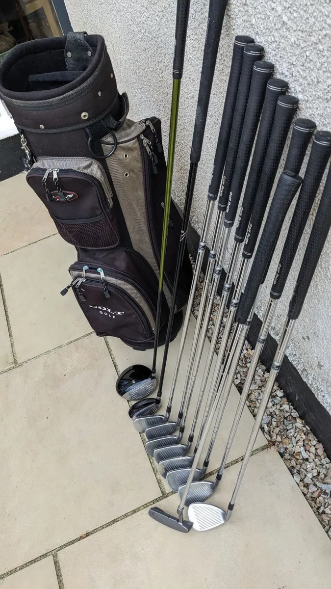 Set of Mizuno Clubs - Image 1