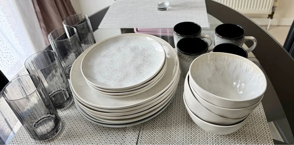 Dinnerware Set (20 Pieces) - Image 3