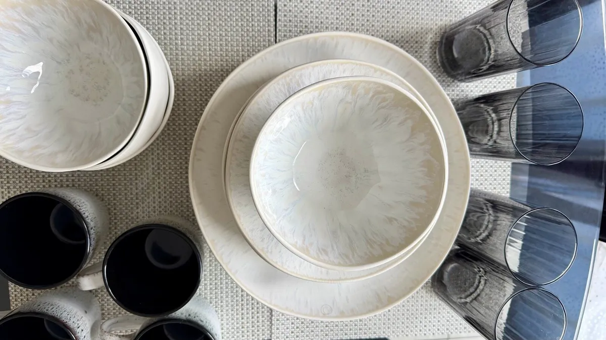 Dinnerware Set (20 Pieces) - Image 4