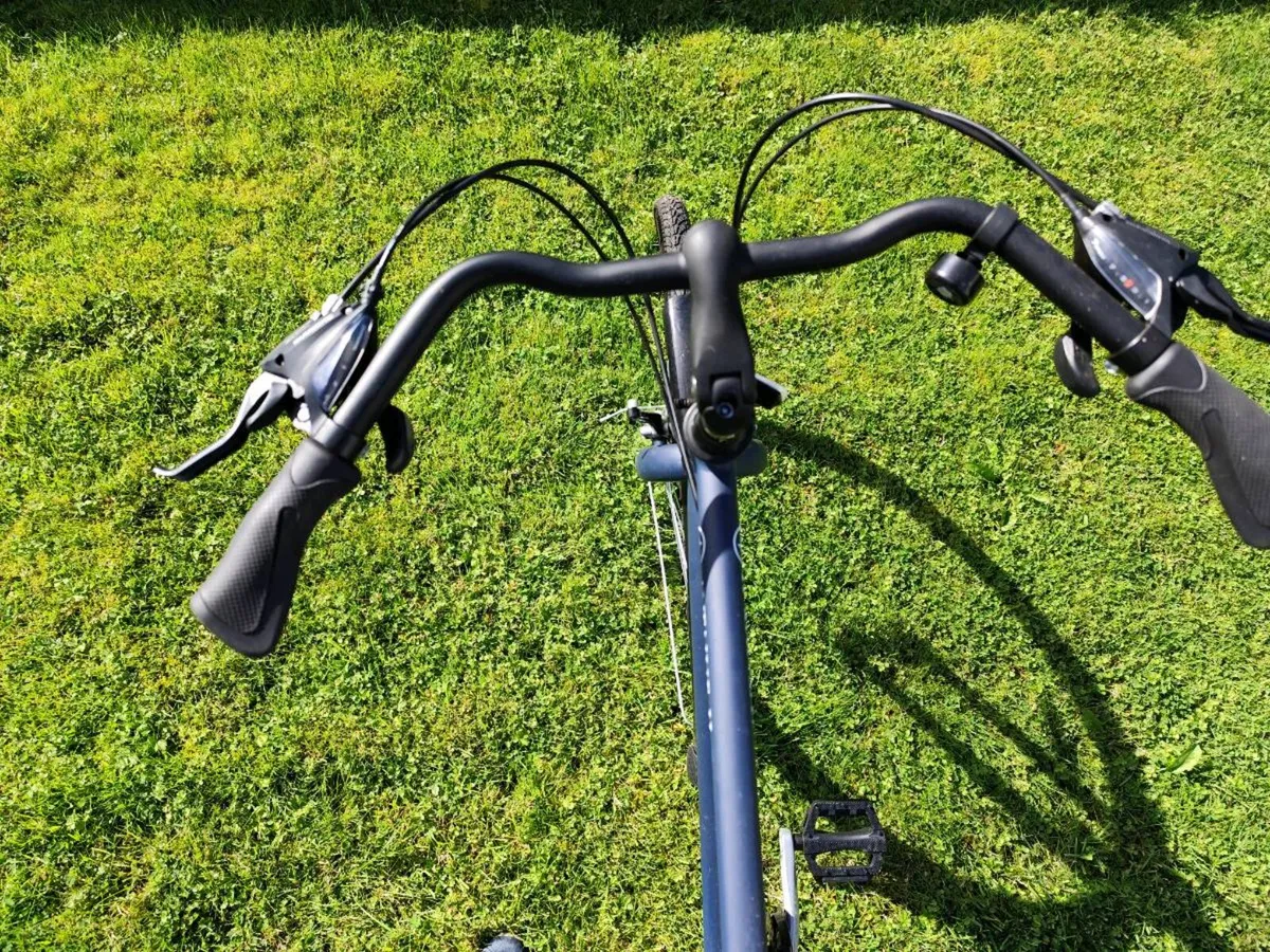 His and hers bikes - Image 3