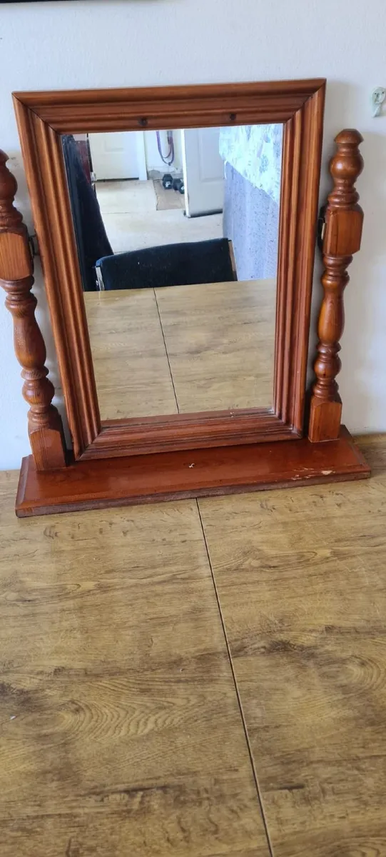 Pine Dresser top mirror………………25
