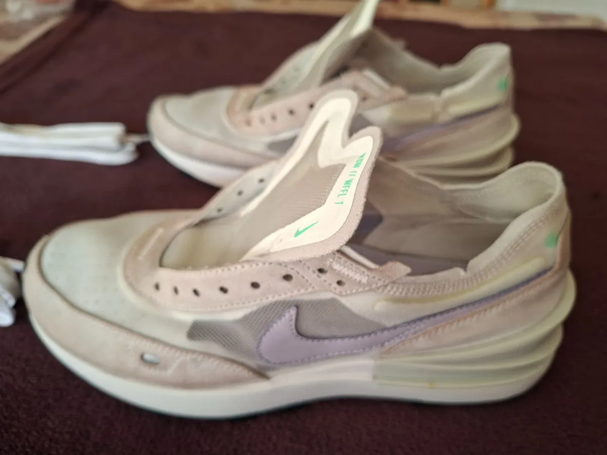 Nike Waffle 1 Womens Trainers. Size 6. - Image 2