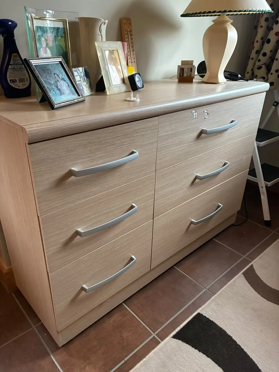 Bedroom furniture set - Image 2