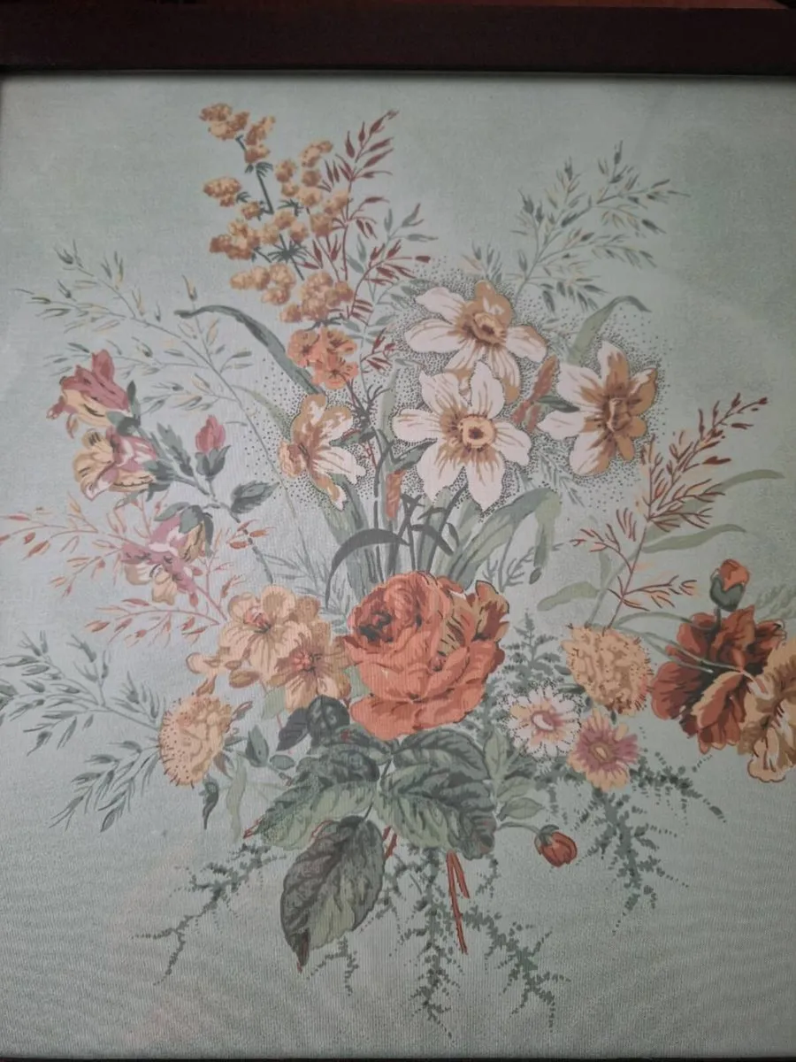 Fire Screen Decorative & Coffee Table - Image 1