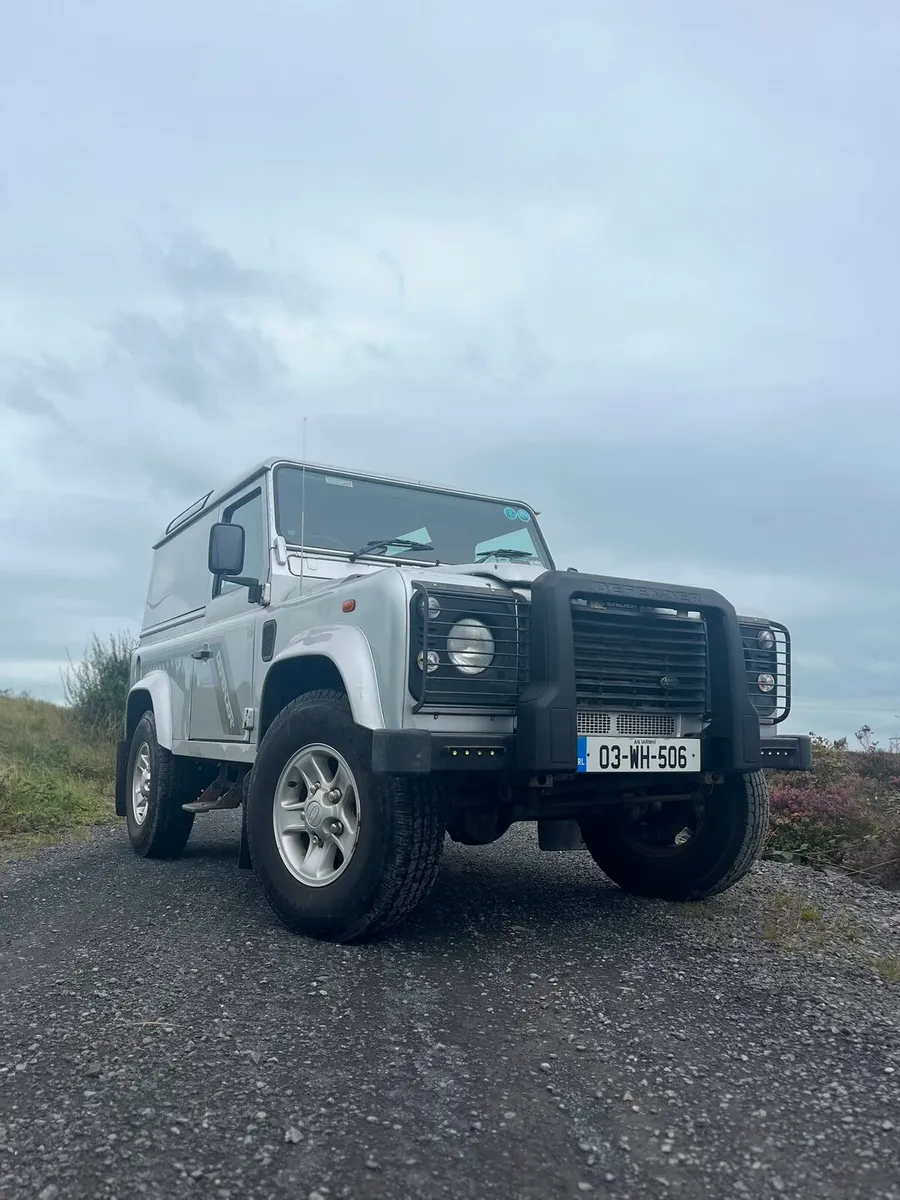 Land rover defender 90 - Image 1