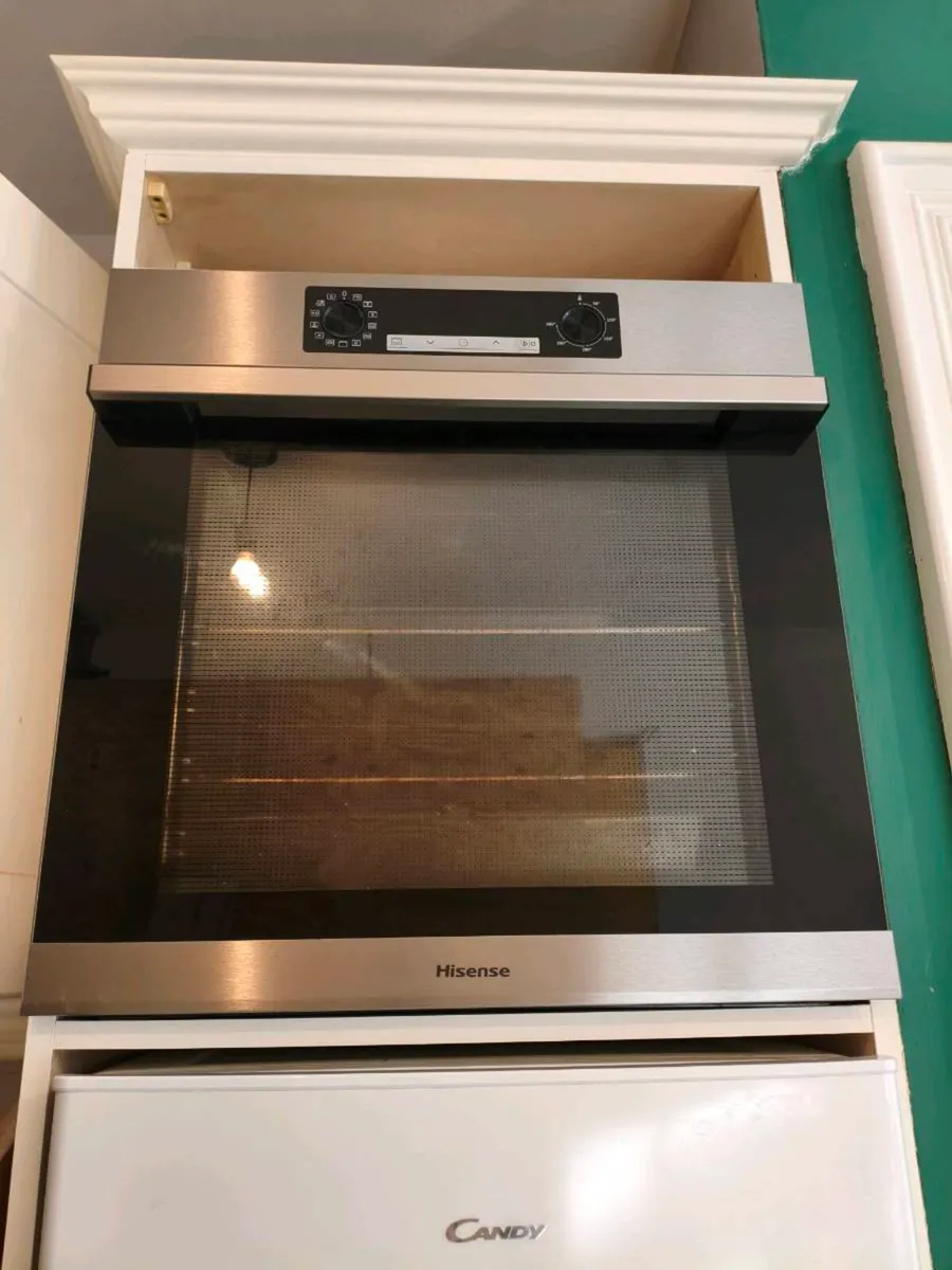 Hisense single oven - Image 1