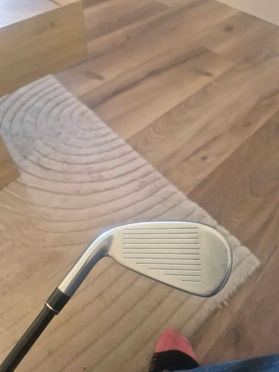 Taylor Made SIM DHY 2 Driving Iron - Image 2
