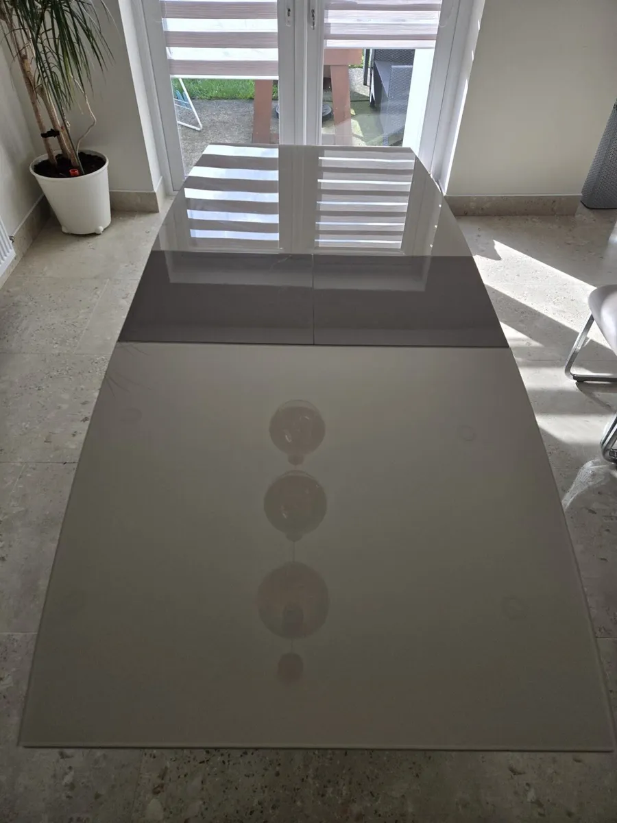 Dinning table with chairs - Image 2