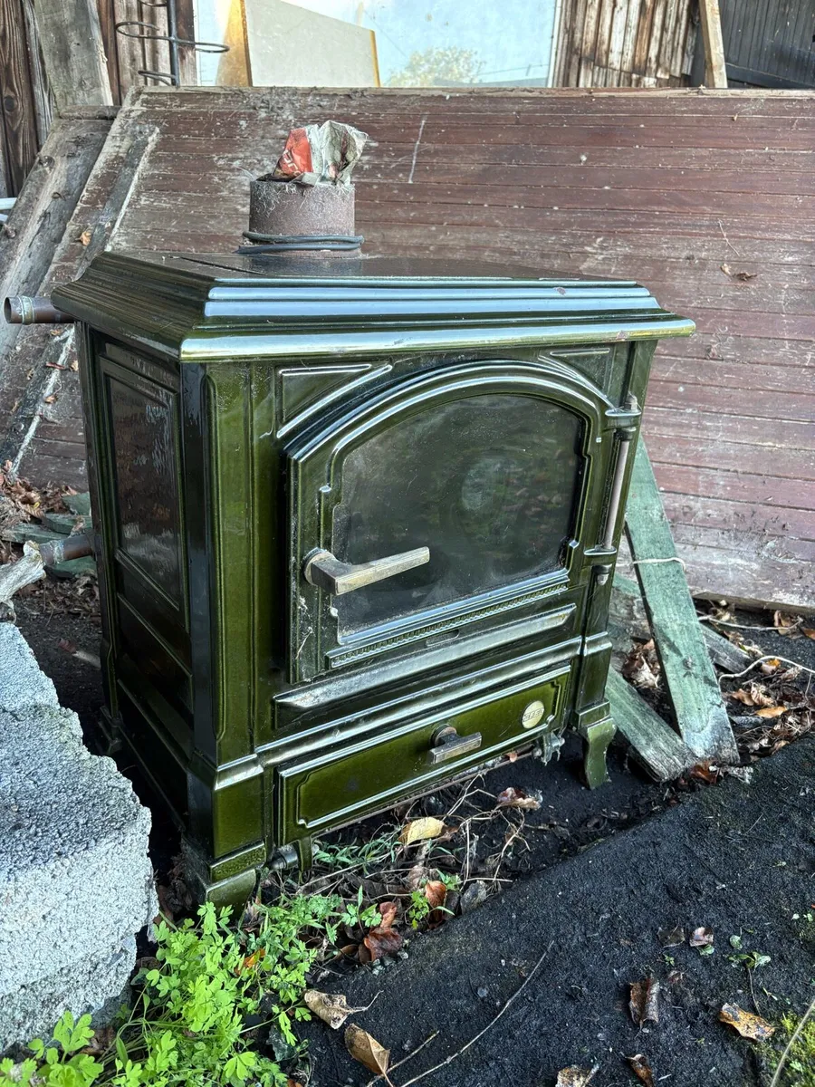 Efel enamel oil stove - Image 1