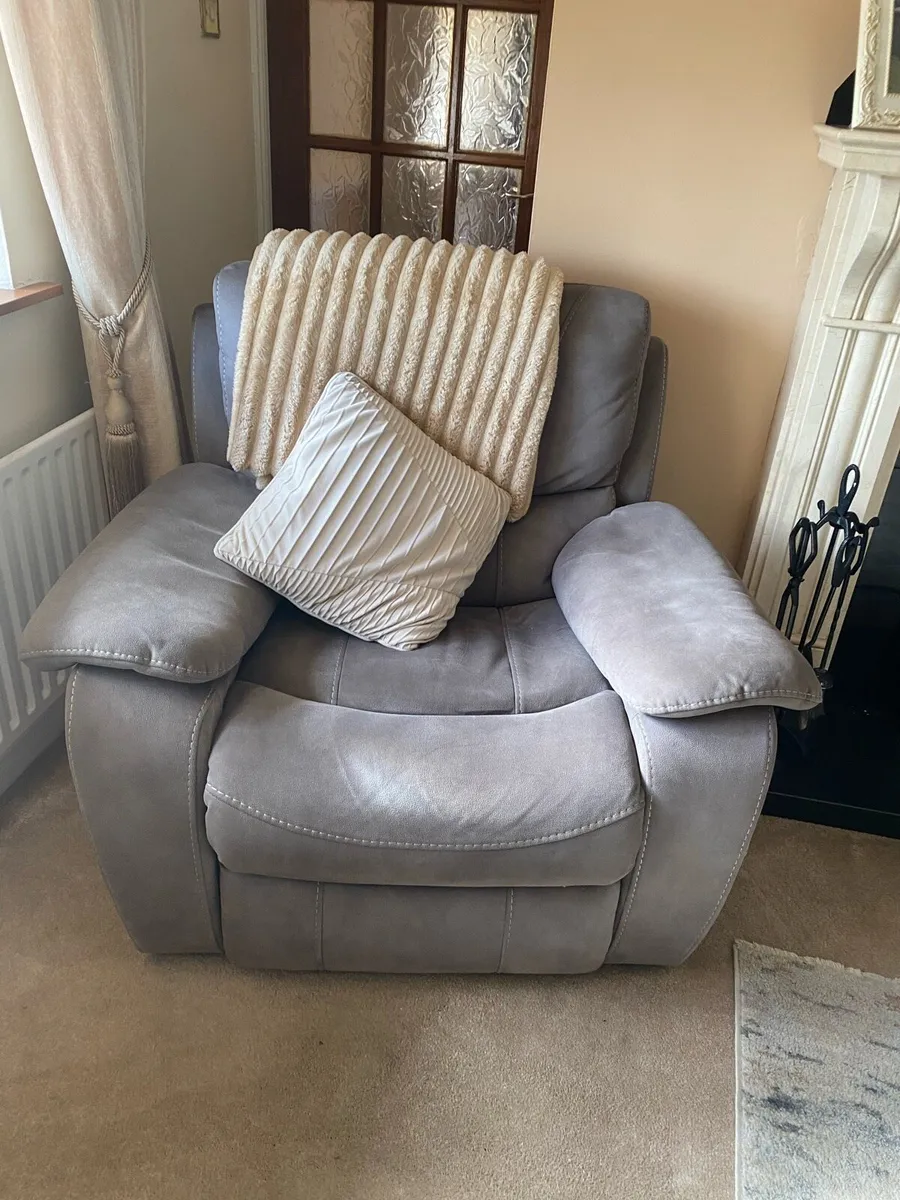 Recliner suite - Image 3