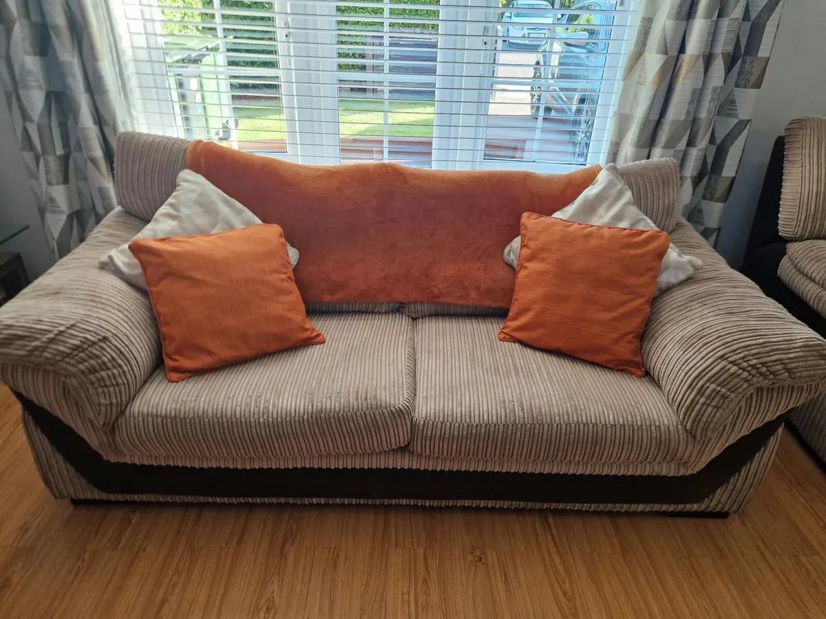 Couches - Image 3
