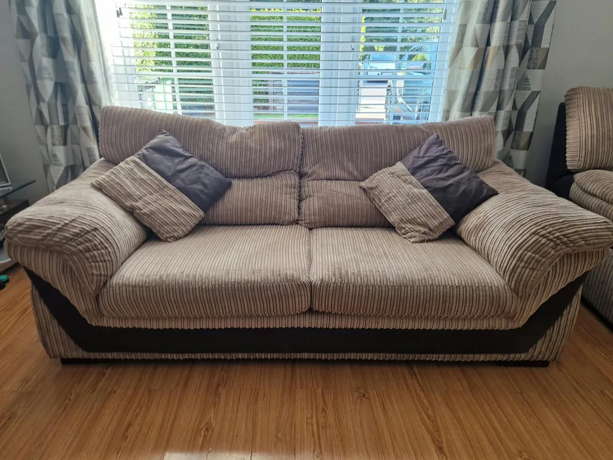 Couches - Image 4