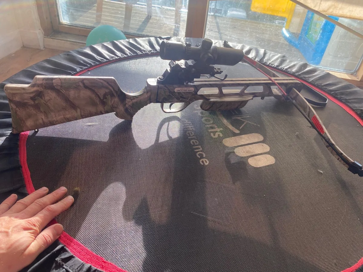 Anglo Arms Jaguar 175lb Recurve Crossbow Kit - Image 3