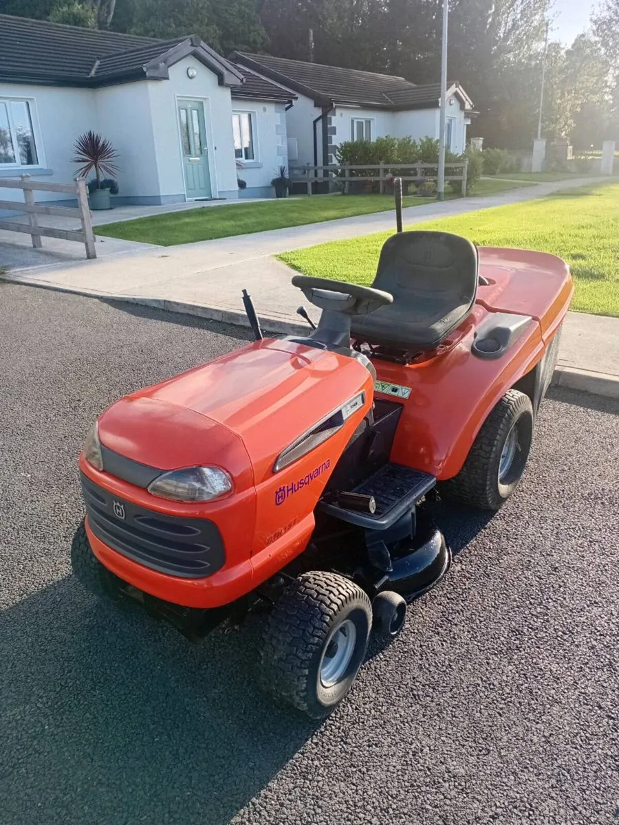 Ride on lawnmower - Image 2
