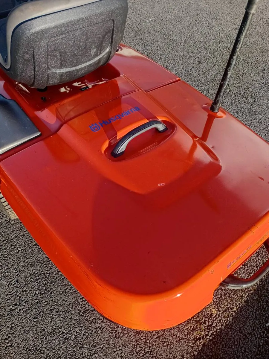 Ride on lawnmower - Image 3