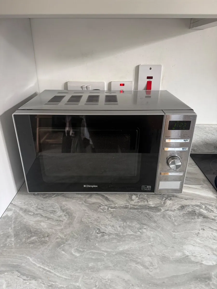 Dimplex 20L Freestanding Microwave Oven - - Image 1