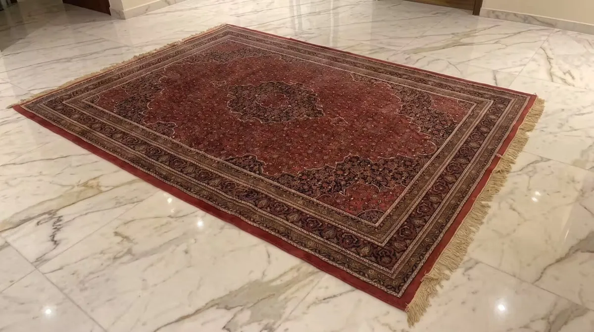This is a good old hand knotted carpet - Image 3
