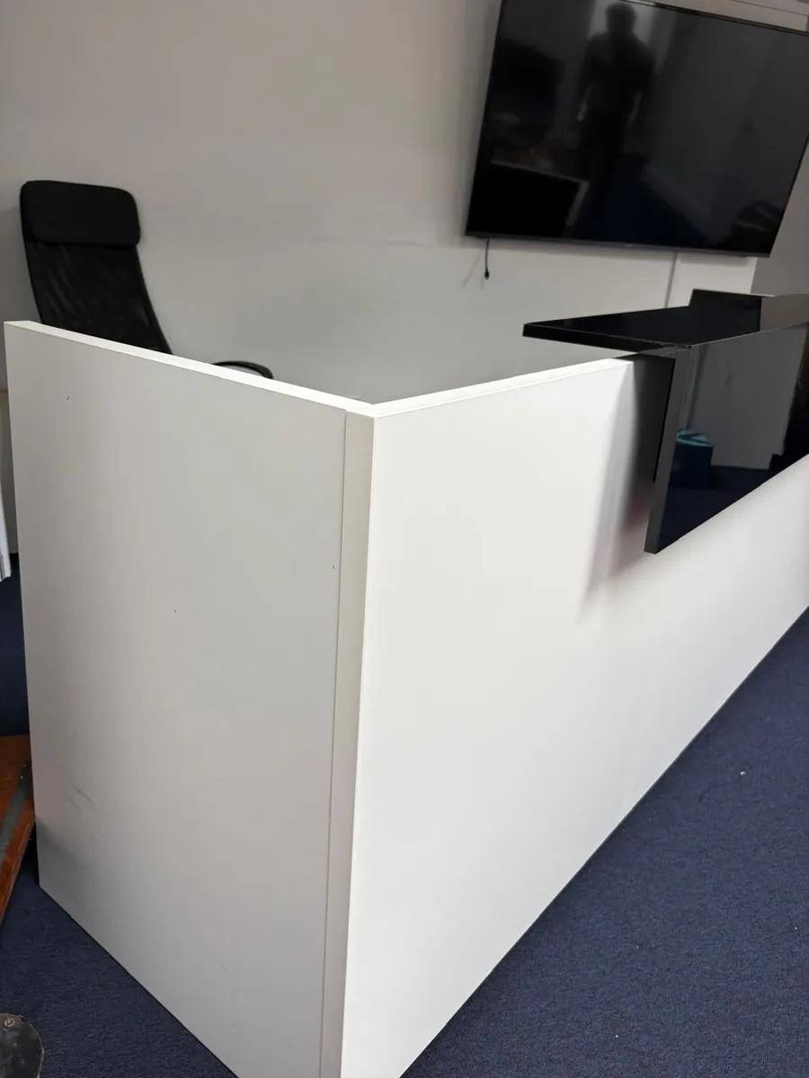 Large Modern Reception Counter – Office / Salon - Image 2