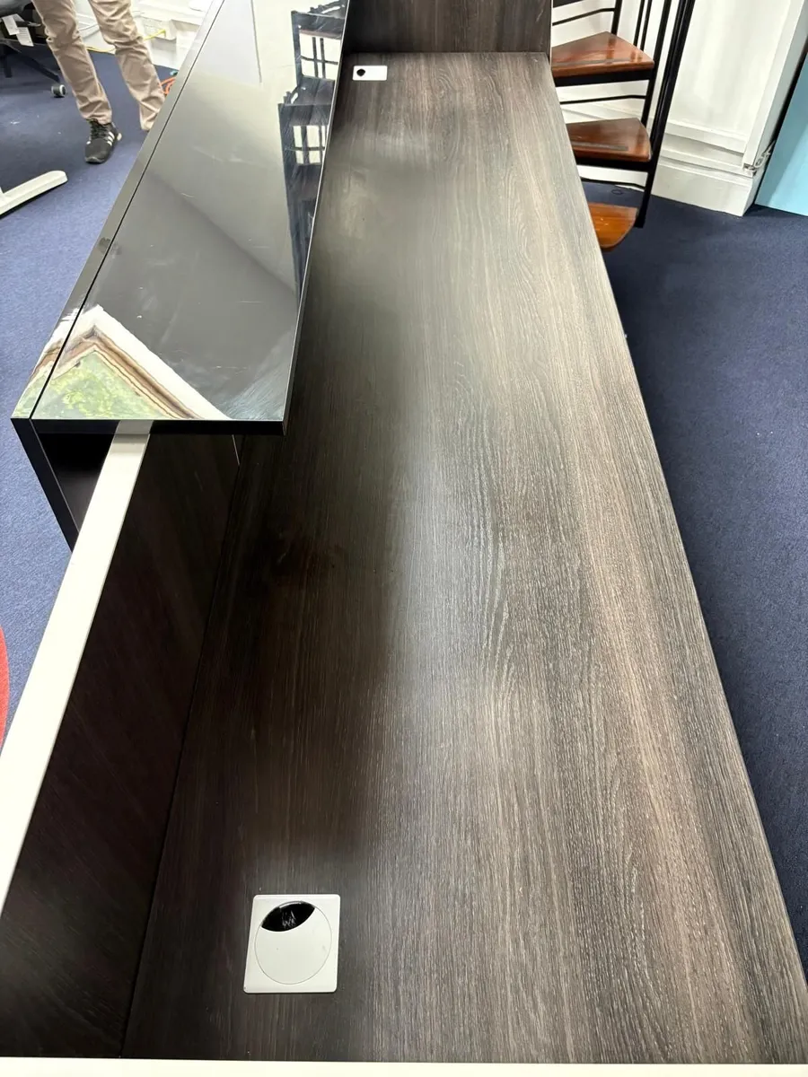 Large Modern Reception Counter – Office / Salon - Image 3