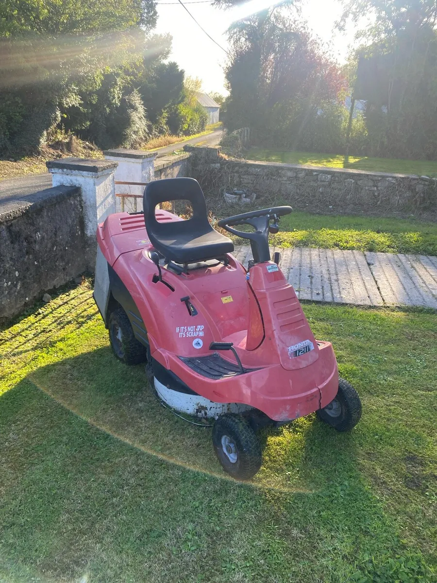 Honda ride on lawnmower - Image 2