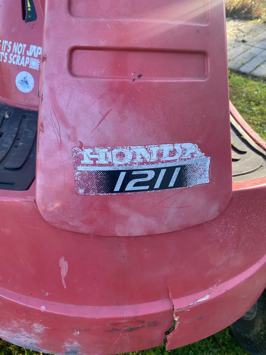 Honda ride on lawnmower - Image 4