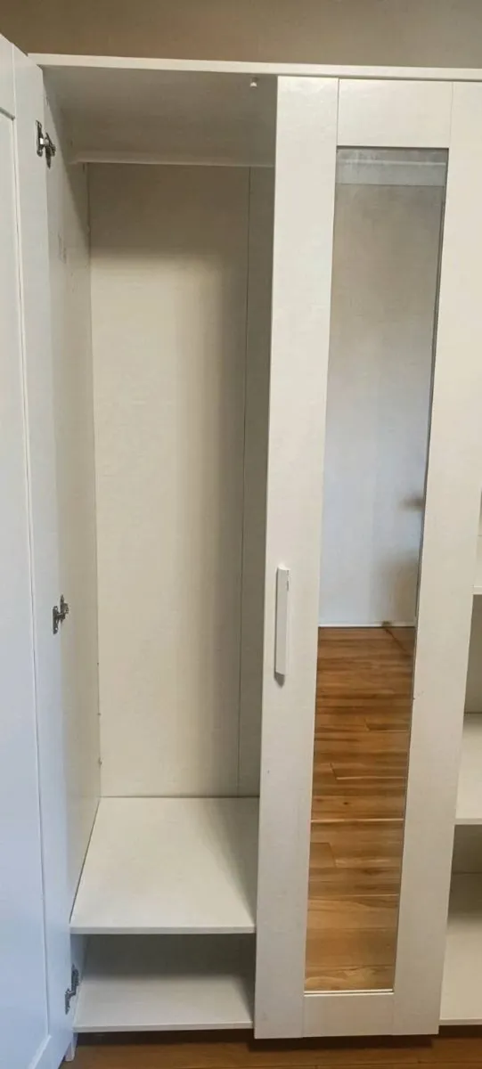 Simple white Wardrobe - Image 3
