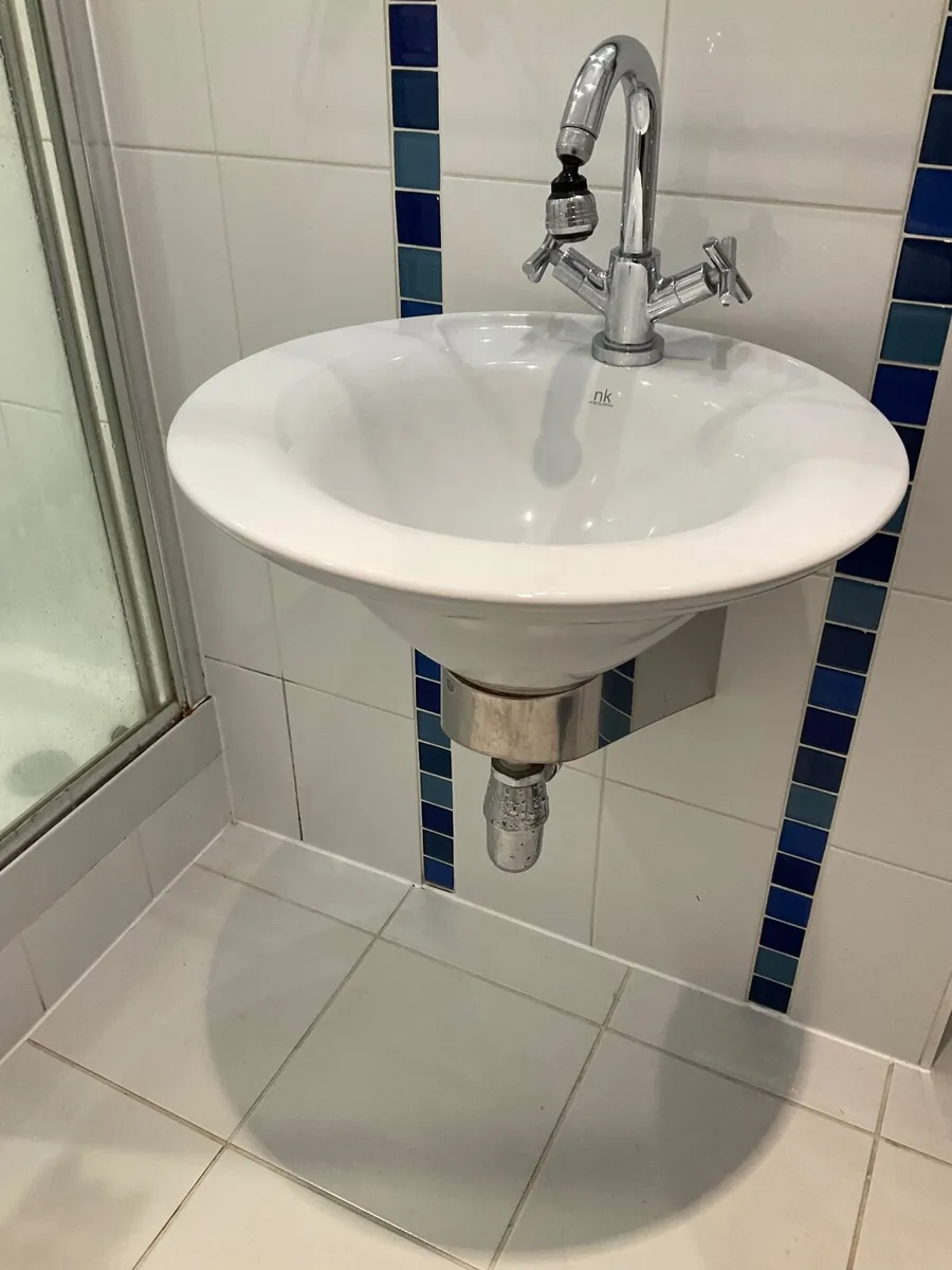 Bathroom sink (PORCELANOSA) - Image 2