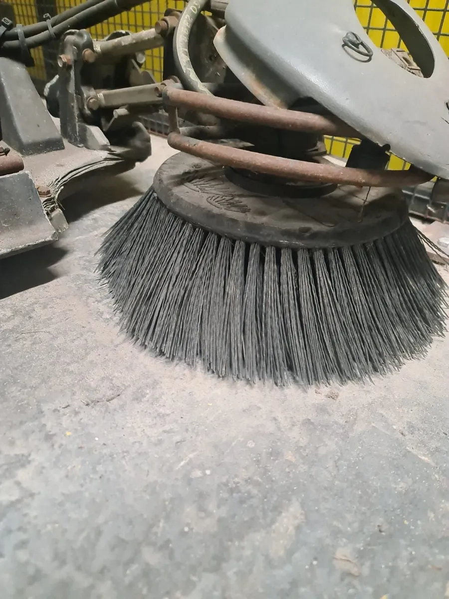 Professional Sweeper Green Machines 414S2D - Image 3