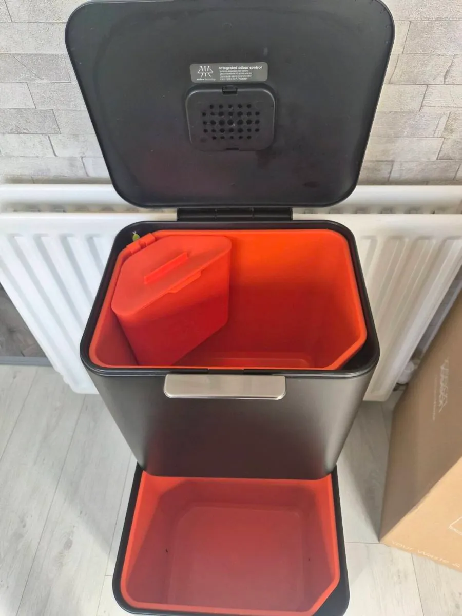 Joseph Joseph Intelligent Waste 60 litre Totem bin - Image 3