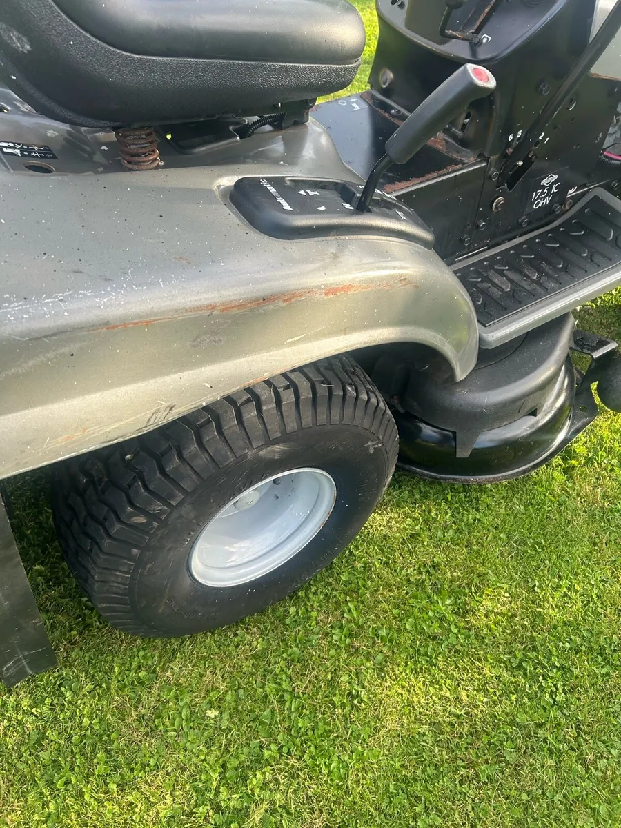 Craftsman ride on mower - Image 4
