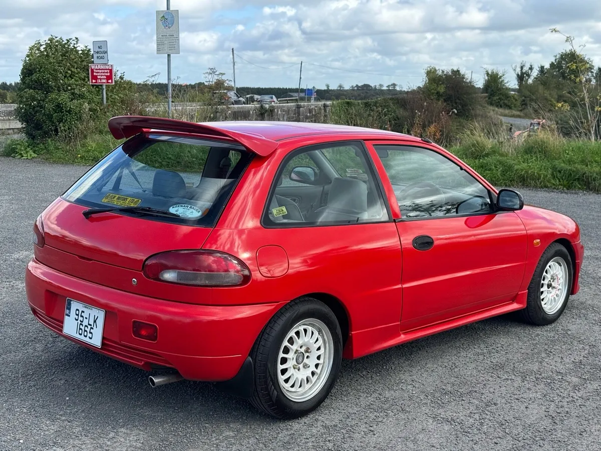 1995 Mitsubishi Colt - Image 4