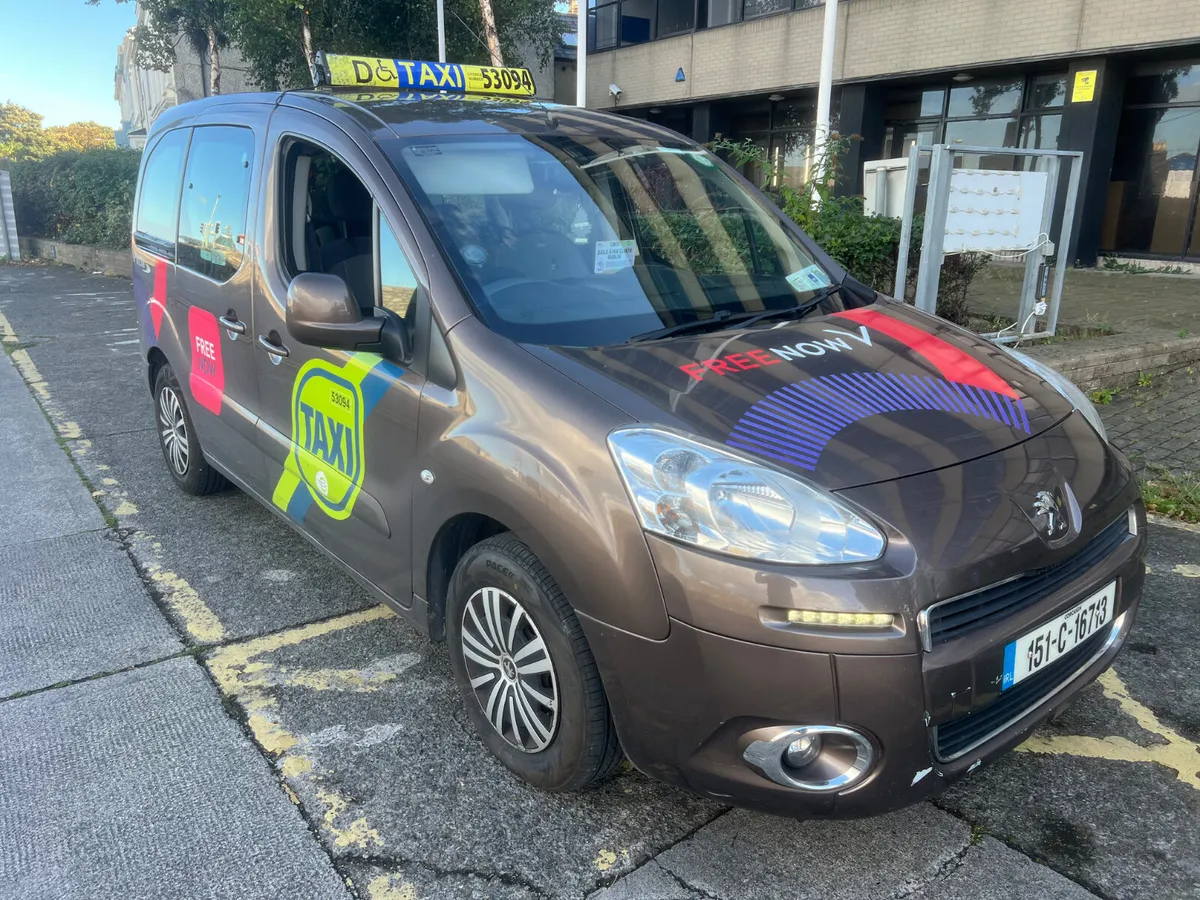 2015 Peugeot partner auto NCT tax and plate - Image 4