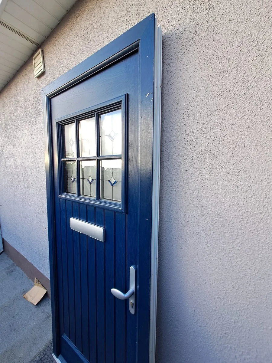 Front door - Image 2