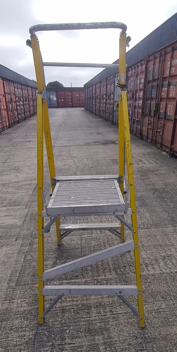 LFI Pro GRP Wide Step Platform Ladders - Image 2