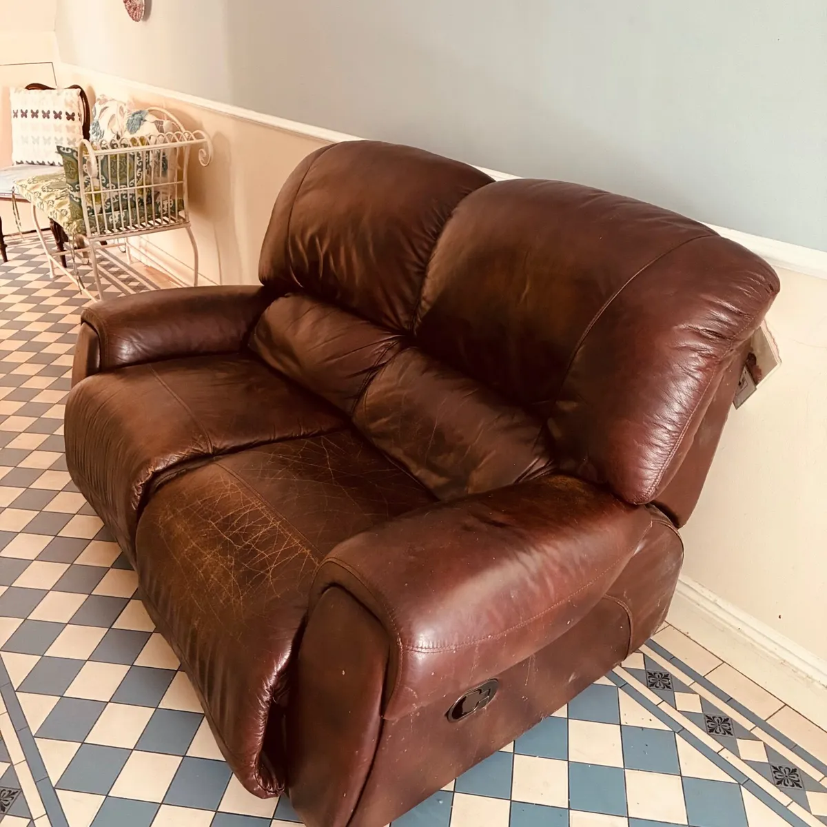 Soft leather chestnut colour 2 seater sofa - Image 4