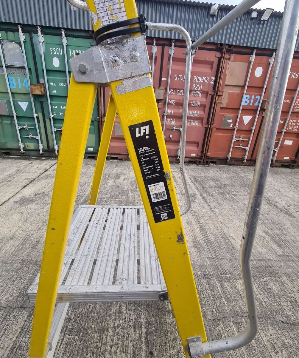 LFI Pro GRP Wide Step Platform Ladders - Image 4