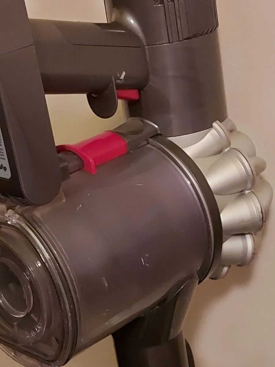 Dyson V6 Fluffy, with charger, in excellent condit - Image 2
