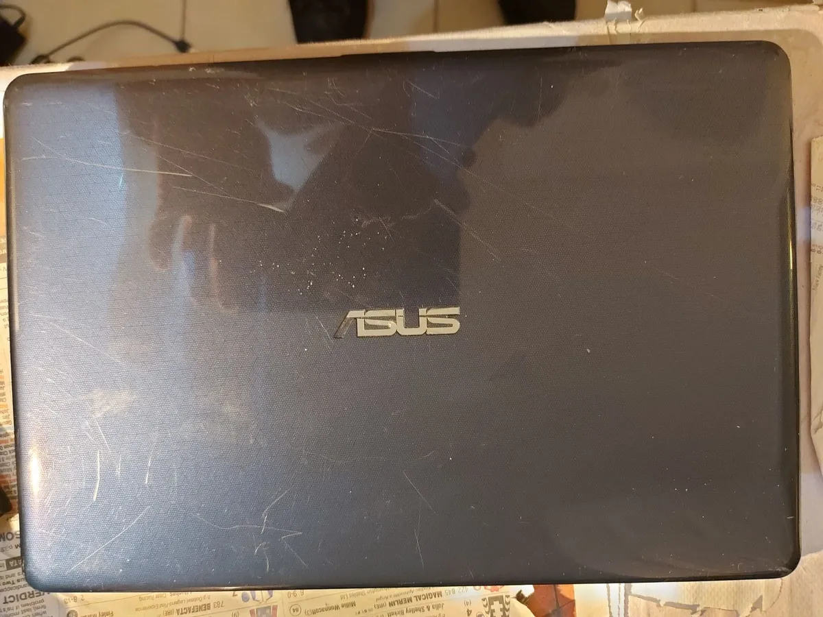 Asus Notebook Laptop, Model E203N, 2 GB Ram, 32GB - Image 3