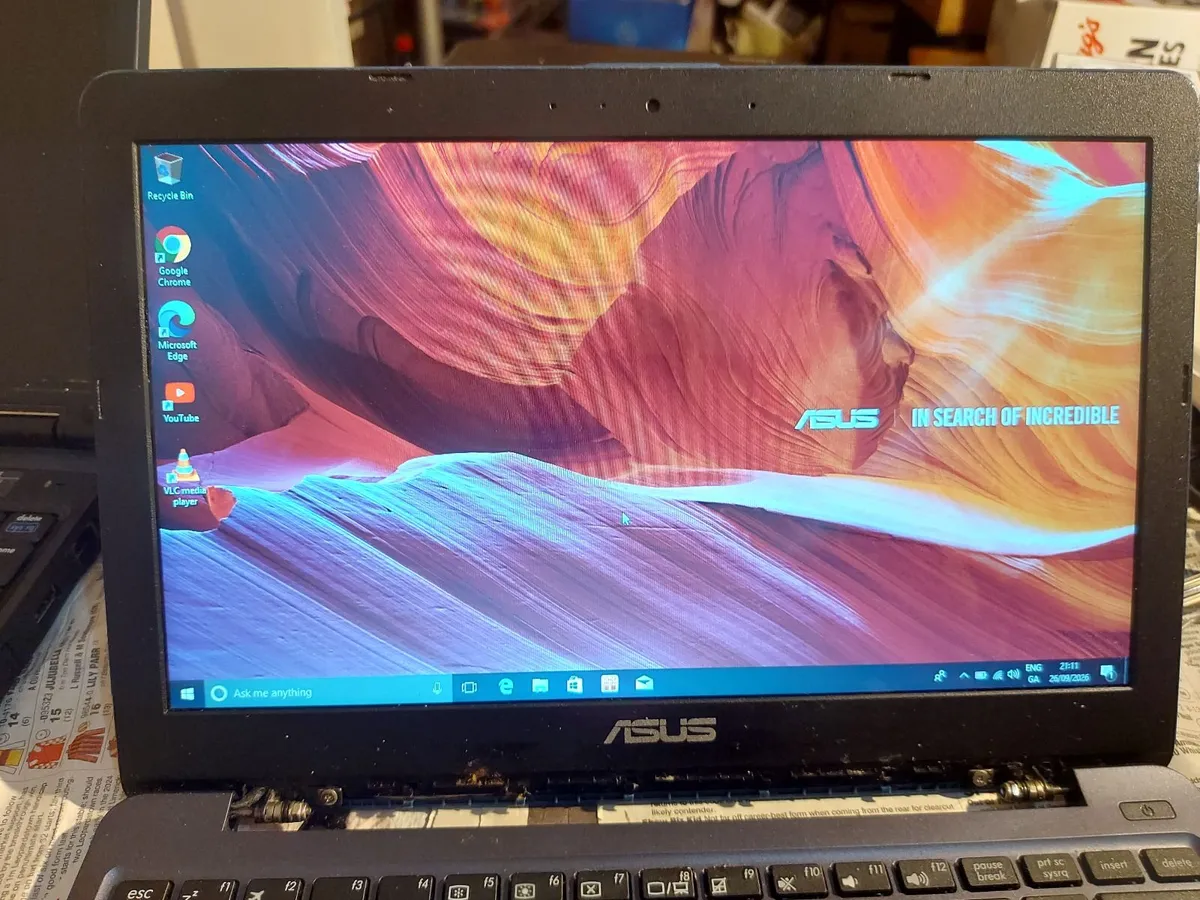 Asus Notebook Laptop, Model E203N, 2 GB Ram, 32GB - Image 2
