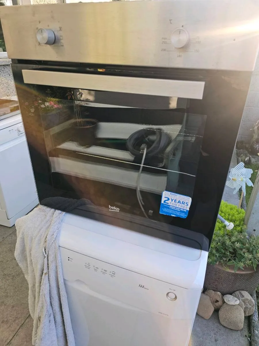Built-in oven and ceramic hob - Image 2