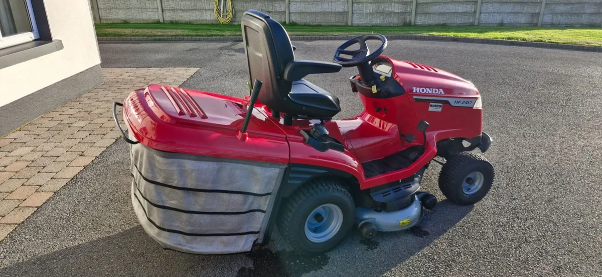 Tractor Lawnmower - Image 2