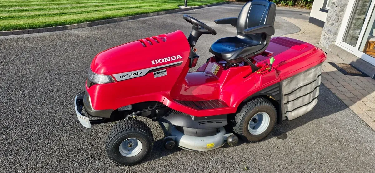 Tractor Lawnmower - Image 3