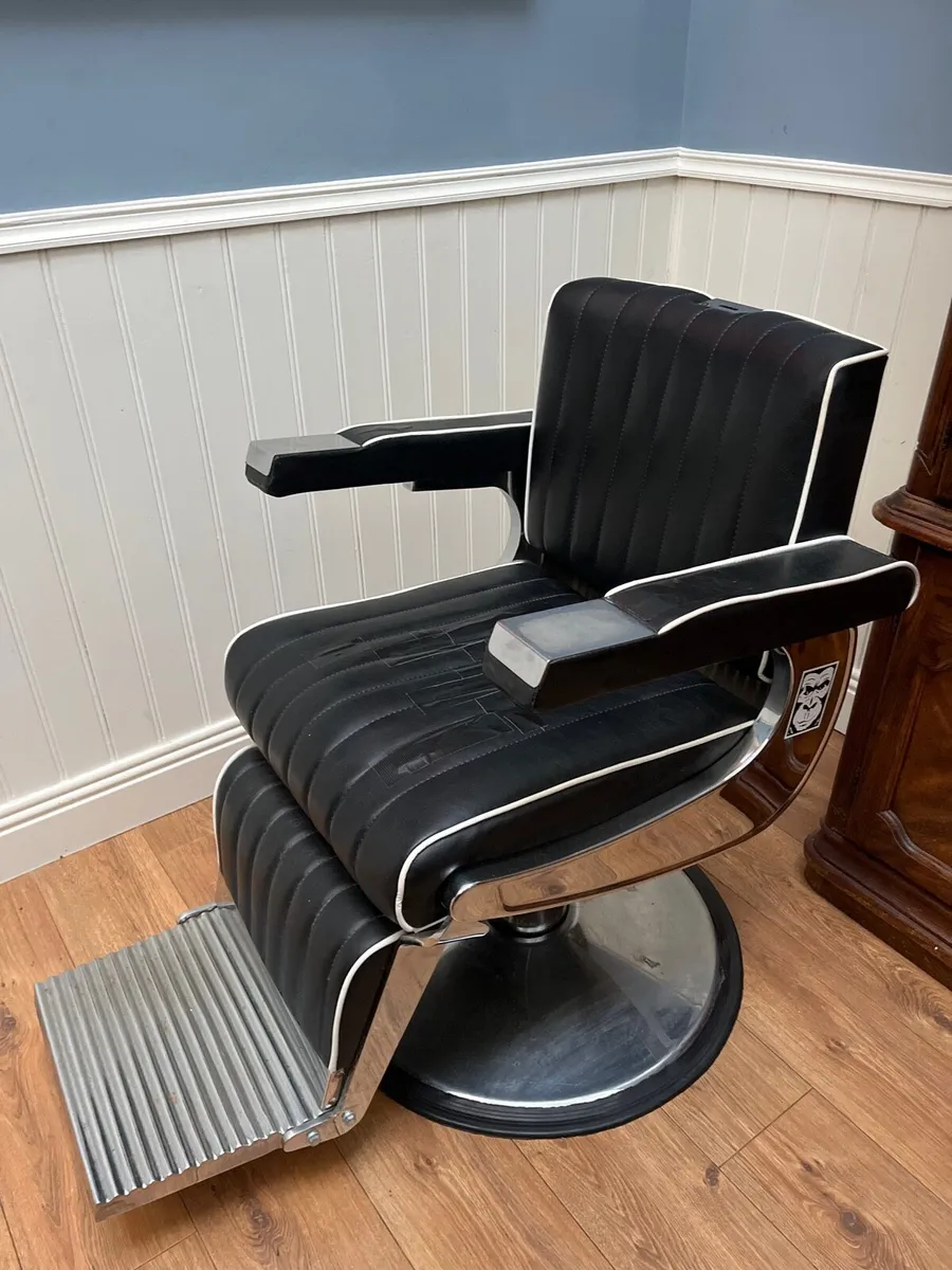 Barbers chair - Image 1