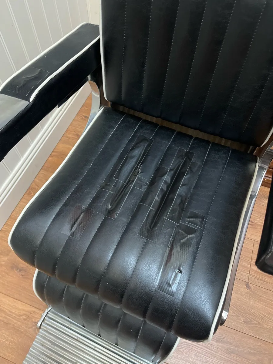 Barbers chair - Image 2