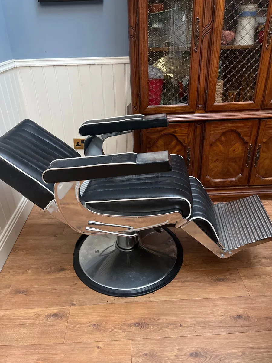 Barbers chair - Image 3
